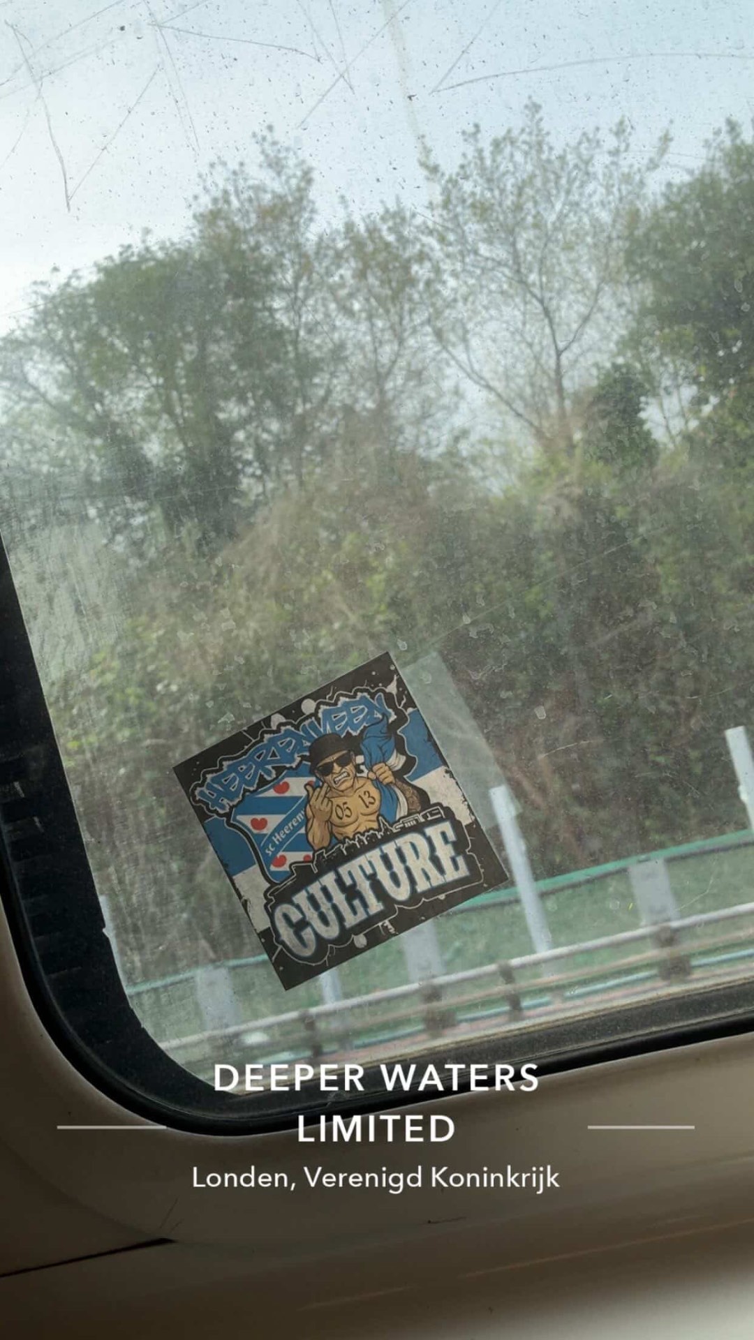 Geplakte sch.sticker.shop sticker